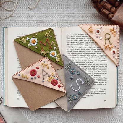 🎄Personalized hand embroidered corner bookmark
