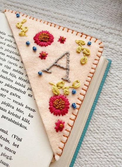 🎄Personalized hand embroidered corner bookmark